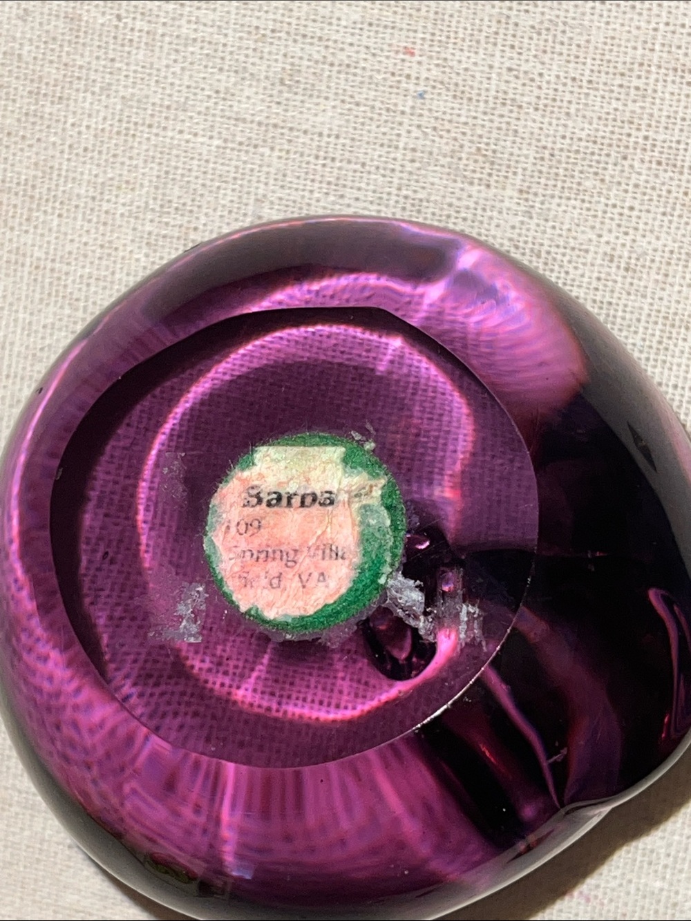 Vintage Amethyst Purple Glass Sleeping Cat Paperweight - Picture 2 of 2